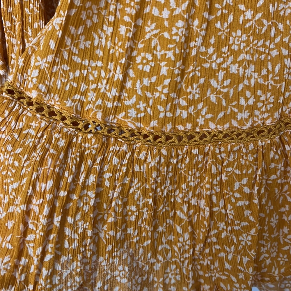 blouse - Picture 2 of 2